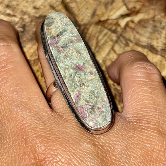 Oversize Ruby Fuschite Ring Size 7 3/4 - Picture 4 of 6